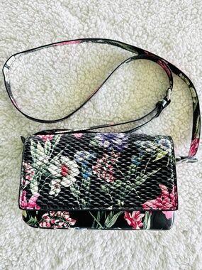 Zara Women’s Crossbody Purse Quilted Black Floral Faux Leather Bag New